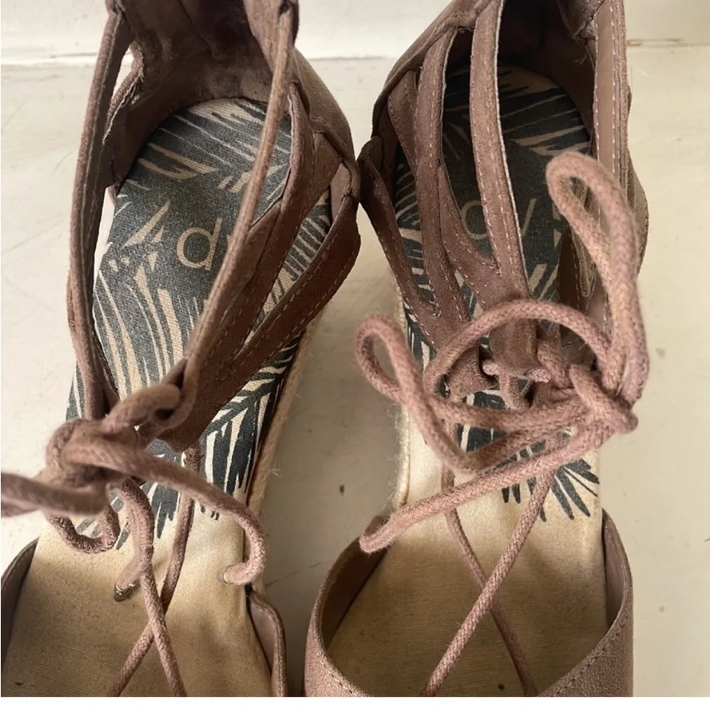 DV DOLCE VITA Taupe Suede Textile Lace Up Zip Back Espadrille Wedge Shoes